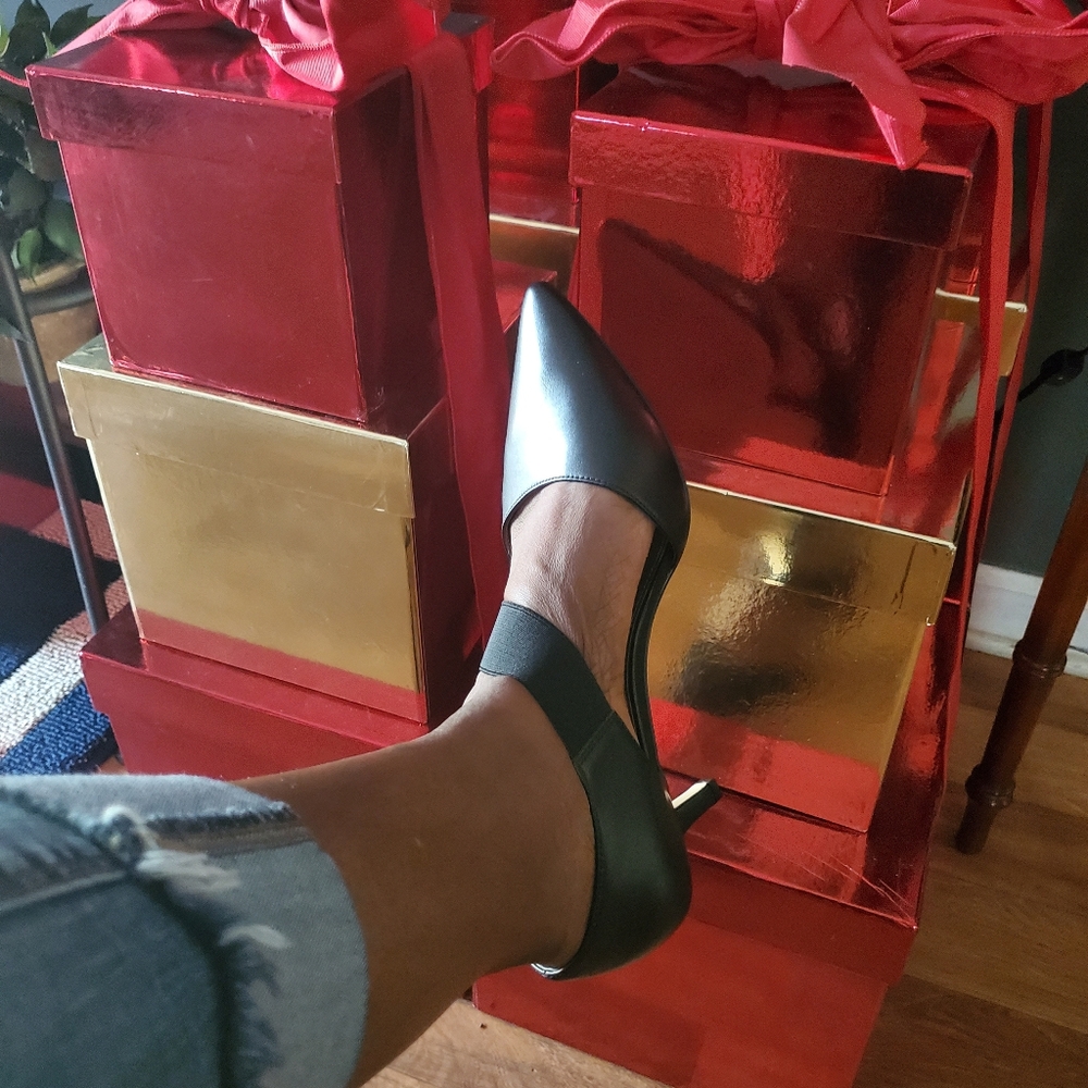 Shoes - Picture 4 of 4